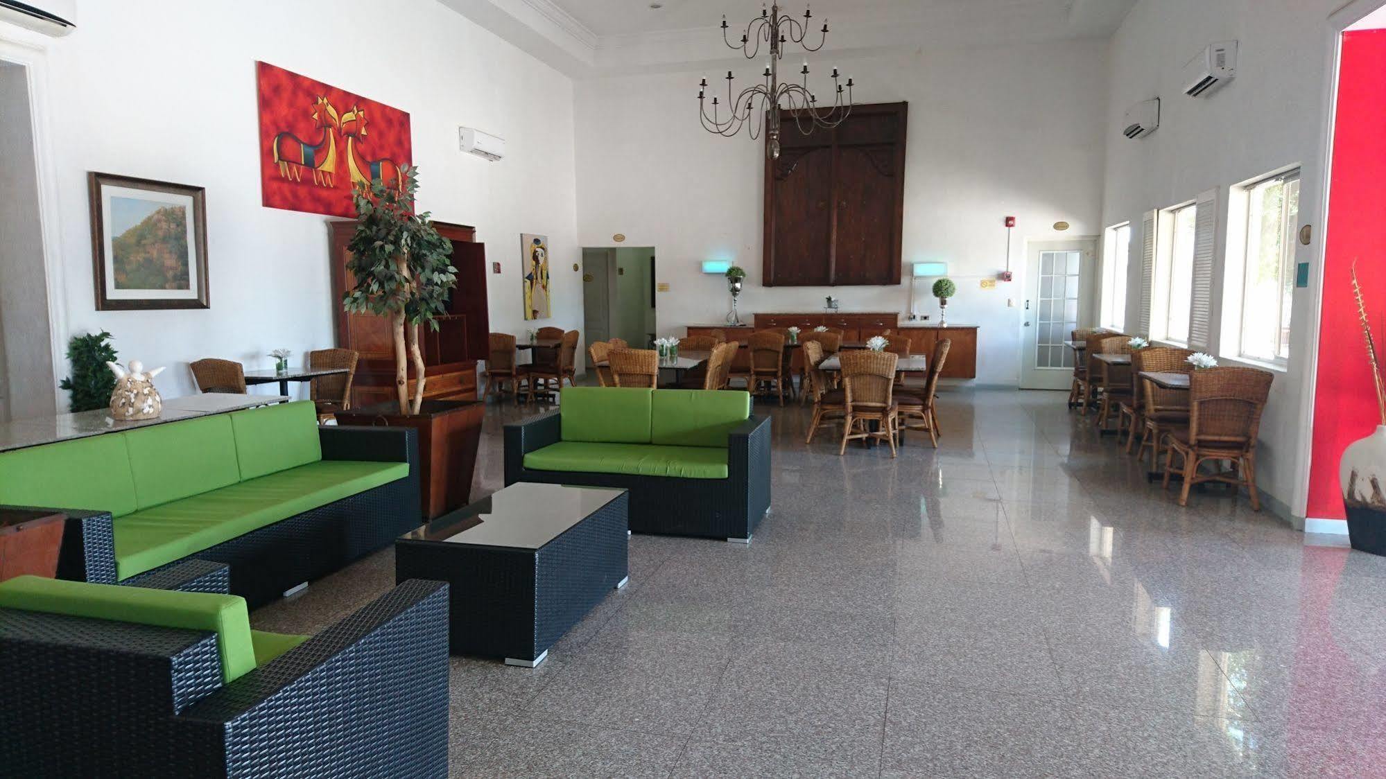 Zar Culiacán Esterno foto